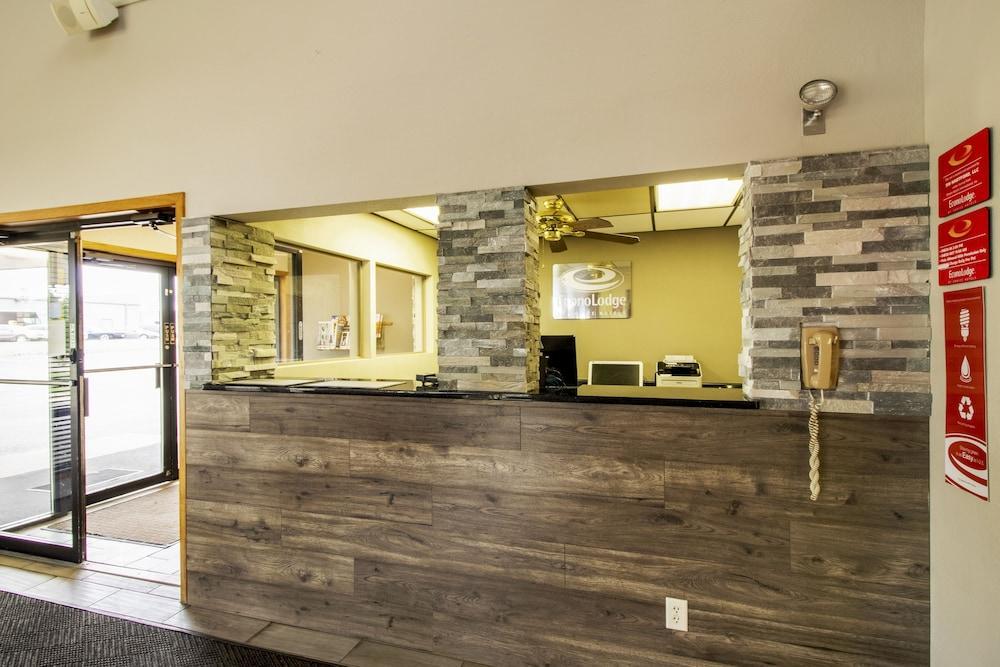 Econo Lodge Уотертаун Экстерьер фото