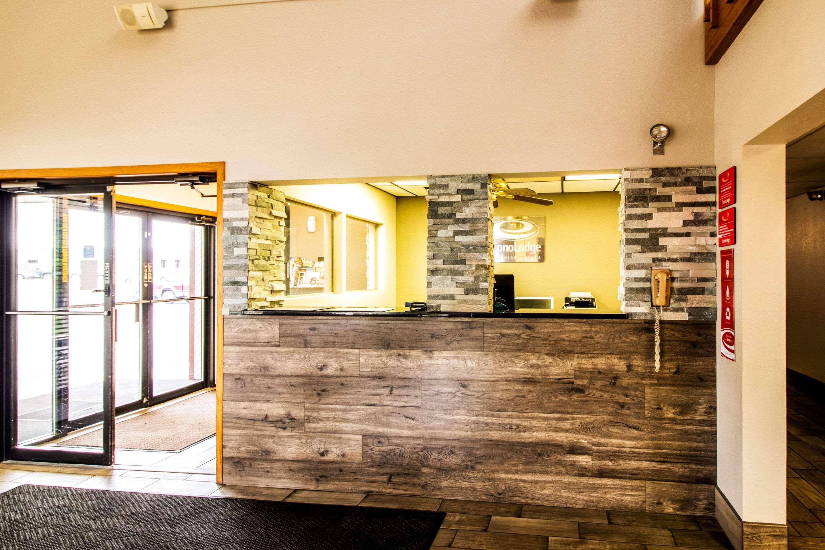 Econo Lodge Уотертаун Экстерьер фото