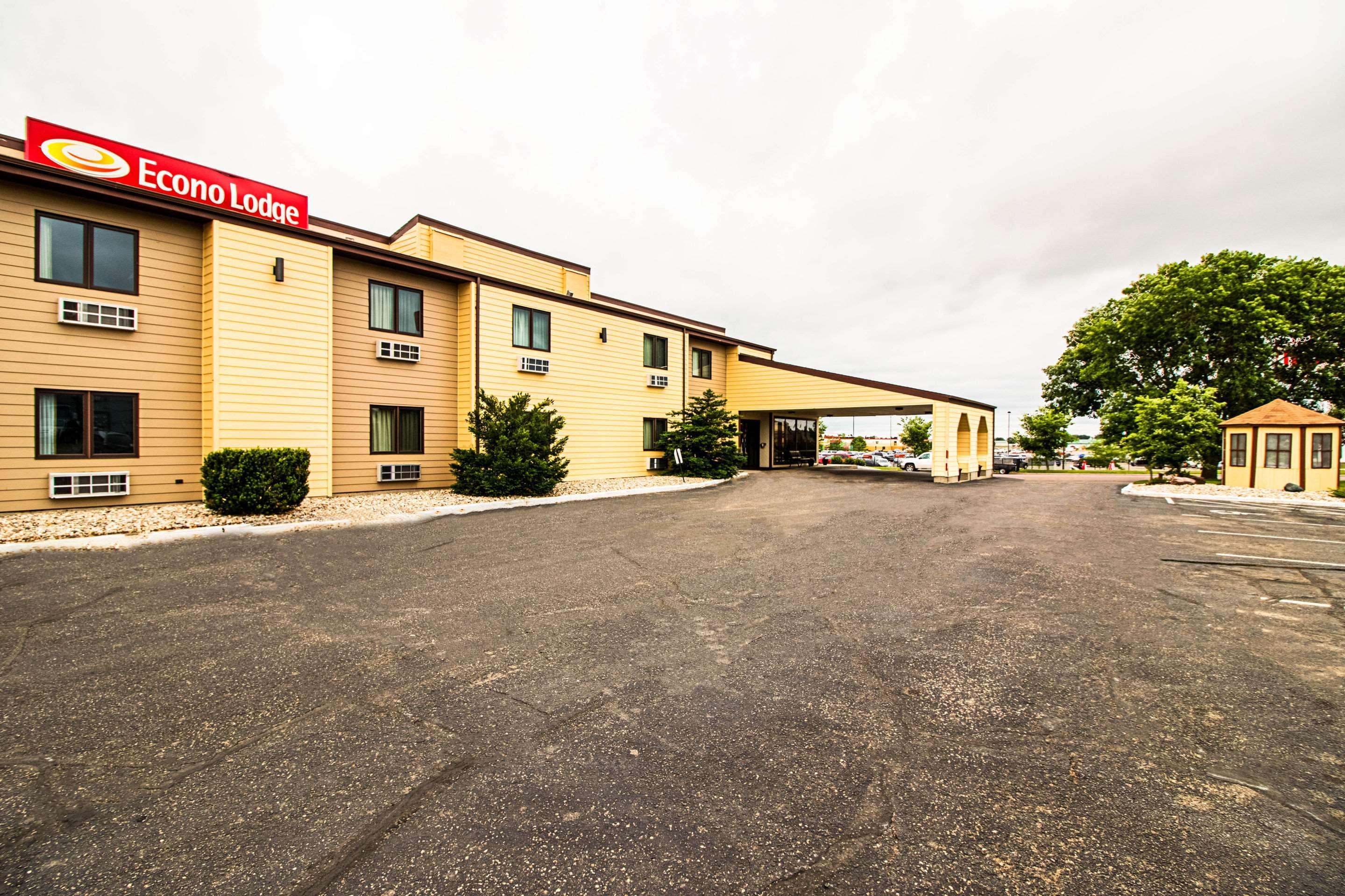 Econo Lodge Уотертаун Экстерьер фото