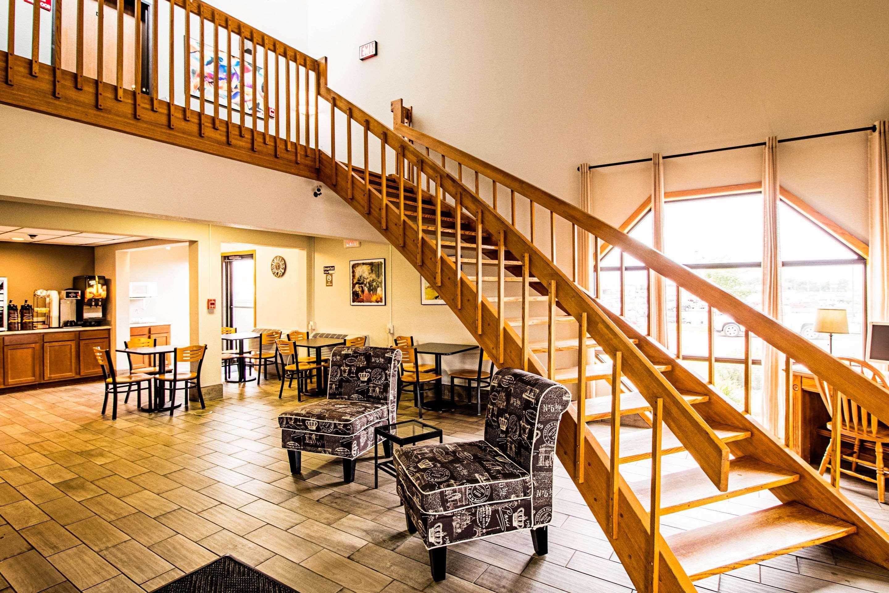 Econo Lodge Уотертаун Экстерьер фото