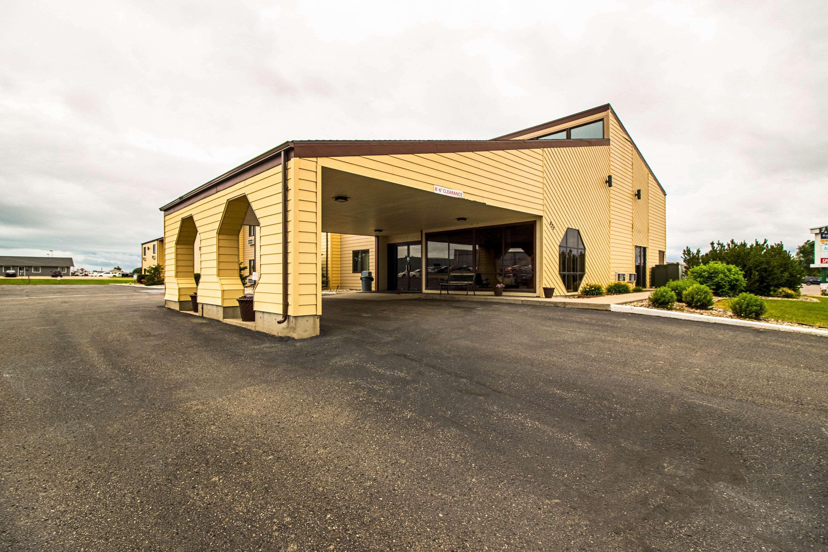 Econo Lodge Уотертаун Экстерьер фото