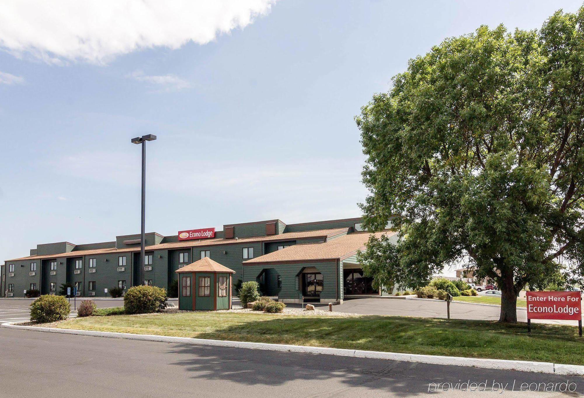 Econo Lodge Уотертаун Экстерьер фото